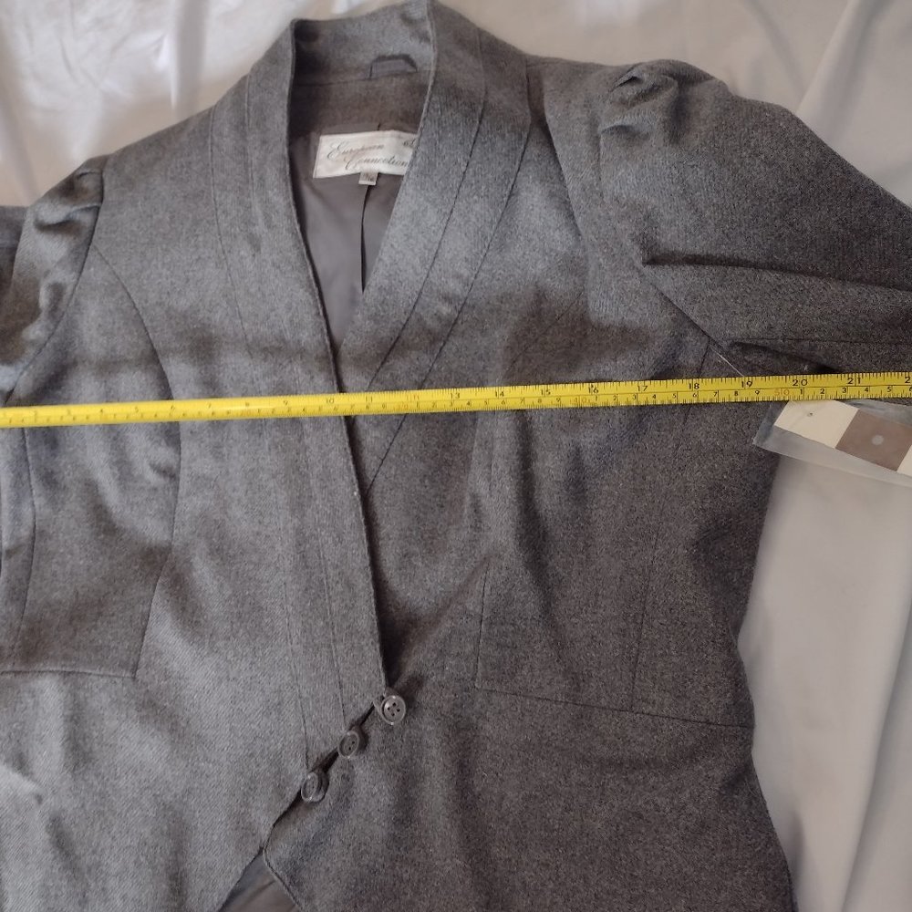 European Connection Suit - Picture 5 of 9